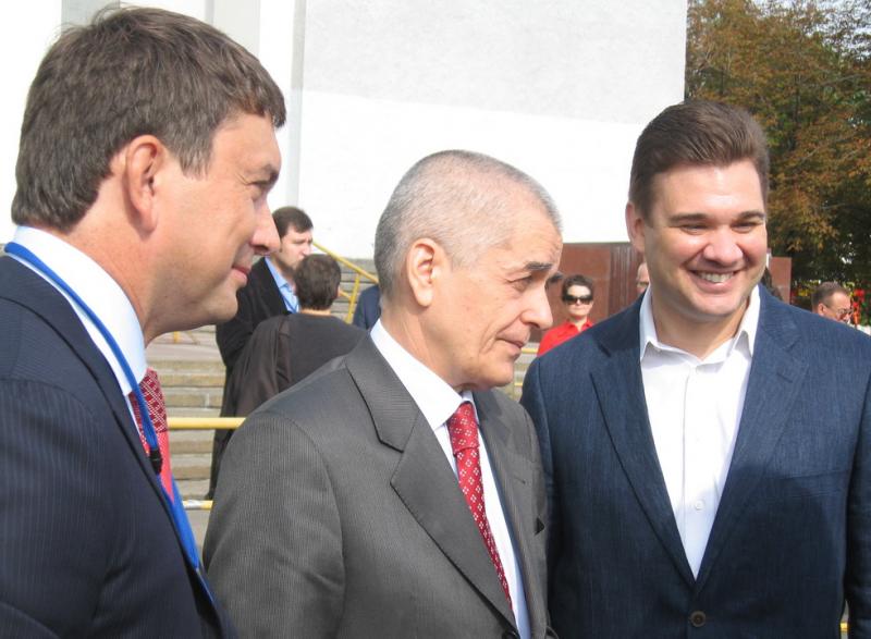 14Кирилл Колончин (Минсельхоз РФ), Геннадий Онищенко (Роспотребнадзор), Андрей Даниленко (СОЮЗМОЛОКО).jpg